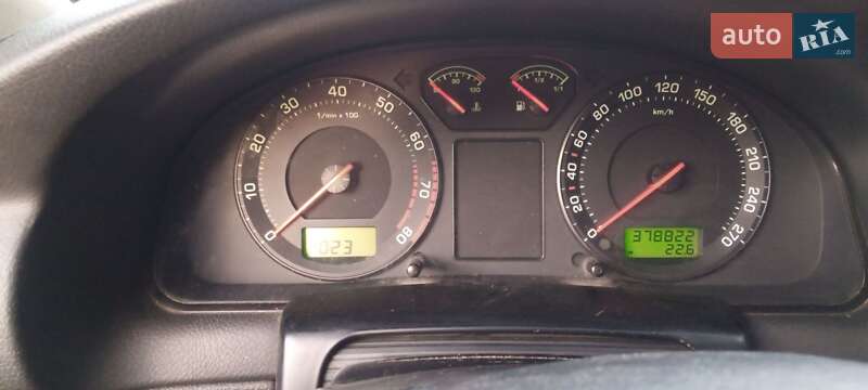 Лифтбек Skoda Superb 2002 в Славуте