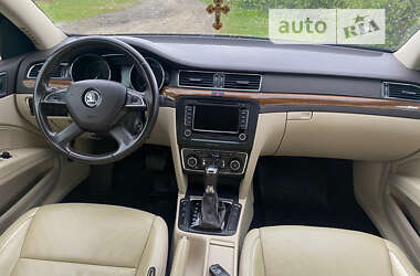 Ліфтбек Skoda Superb 2015 в Ужгороді