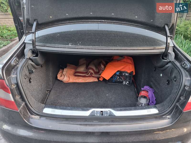 Лифтбек Skoda Superb 2009 в Запорожье