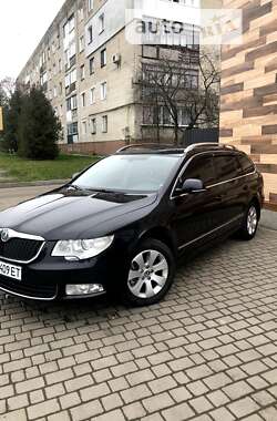 Универсал Skoda Superb 2011 в Владимир-Волынском