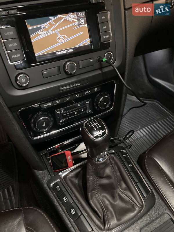 Лифтбек Skoda Superb 2015 в Ужгороде