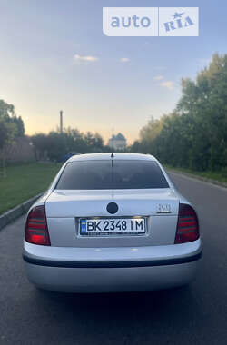 Лифтбек Skoda Superb 2004 в Ровно