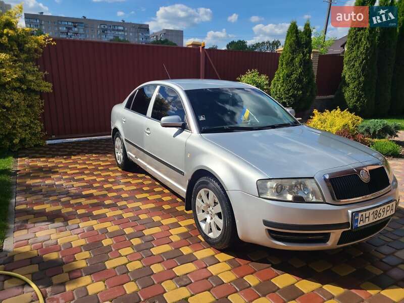 Лифтбек Skoda Superb 2004 в Виннице