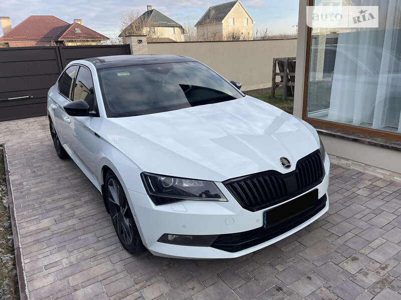 Лифтбек Skoda Superb 2016 в Ужгороде