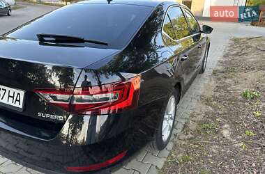 Лифтбек Skoda Superb 2016 в 