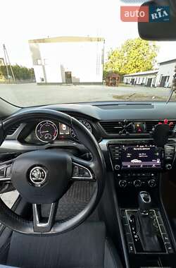 Лифтбек Skoda Superb 2016 в 