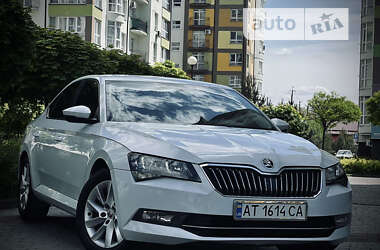 Лифтбек Skoda Superb 2015 в Львове