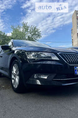 Универсал Skoda Superb 2017 в Киеве