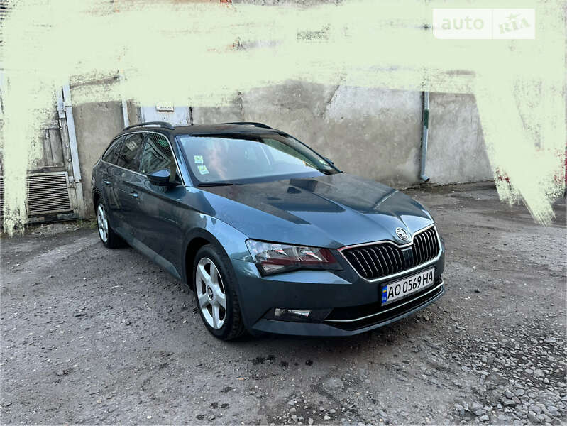 Универсал Skoda Superb 2015 в Ужгороде