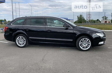 Универсал Skoda Superb 2012 в Радивилове