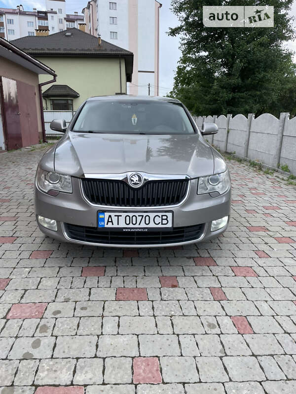Лифтбек Skoda Superb 2010 в Ивано-Франковске