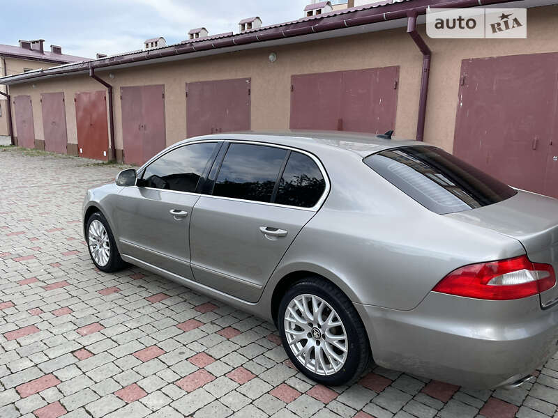 Лифтбек Skoda Superb 2010 в Ивано-Франковске