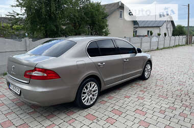 Лифтбек Skoda Superb 2010 в 