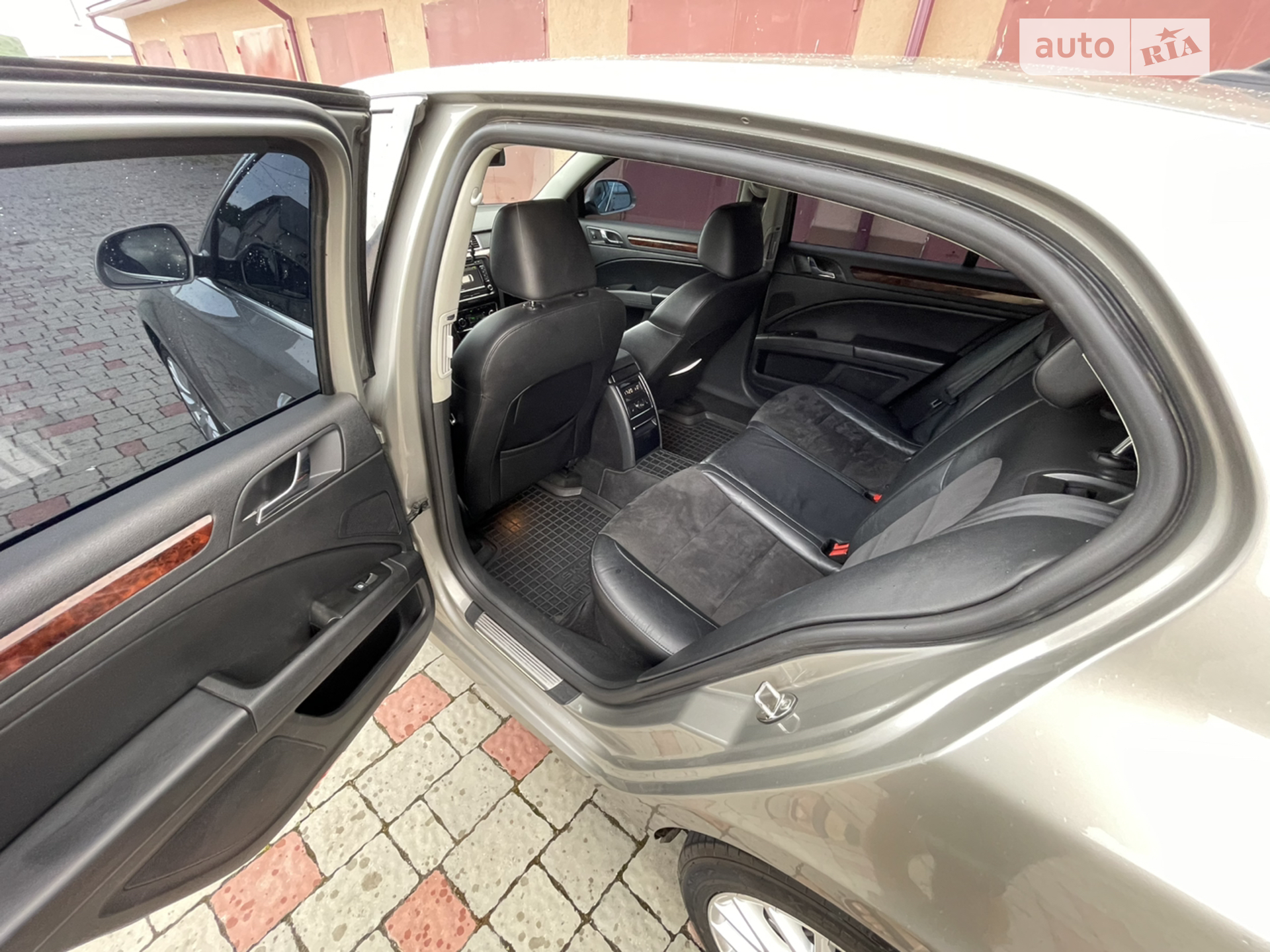 2010 Skoda Superb - мініатюра 17