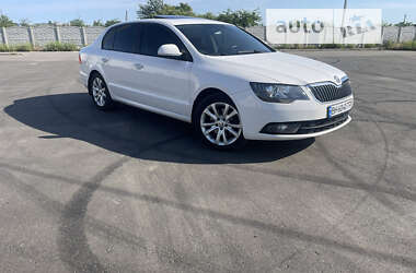 Ліфтбек Skoda Superb 2013 в 