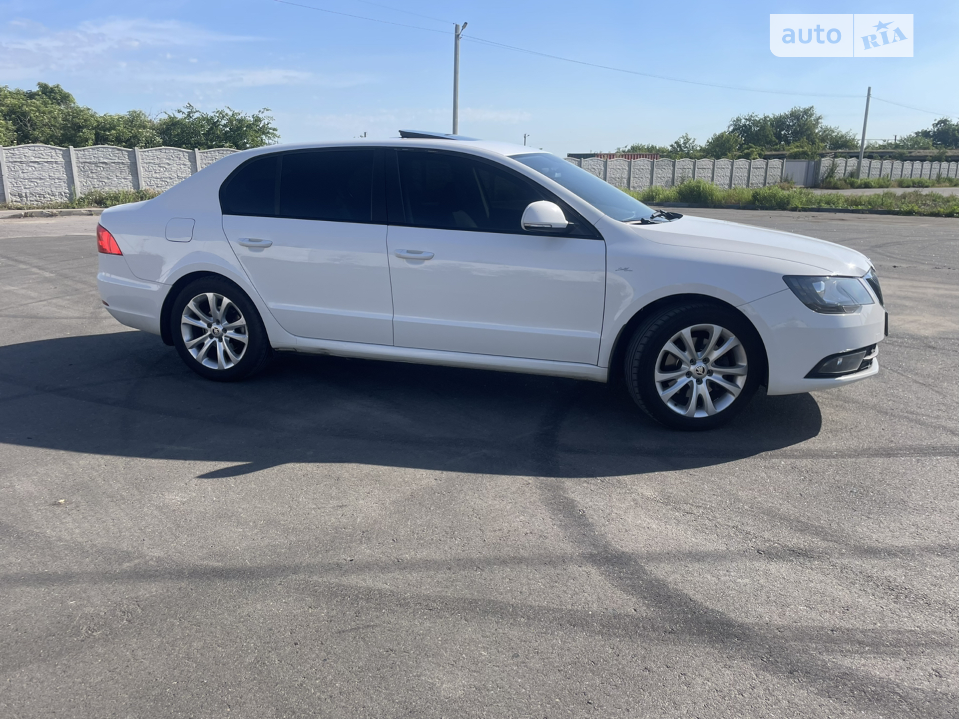 2013 Skoda Superb - мініатюра 10