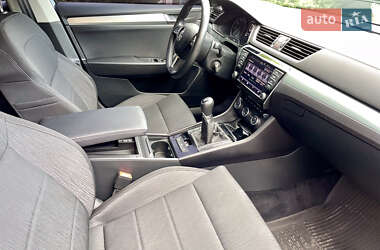 Ліфтбек Skoda Superb 2016 в 