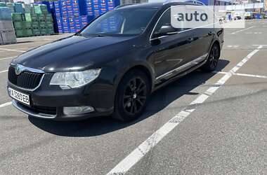 Универсал Skoda Superb 2011 в Киеве