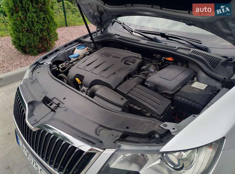 Универсал Skoda Superb 2013 в Киеве