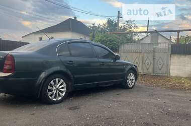 Лифтбек Skoda Superb 2002 в Днепре