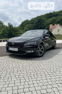 Ліфтбек Skoda Superb 2016 в Львові