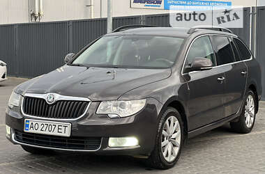 Універсал Skoda Superb 2011 в Мукачевому