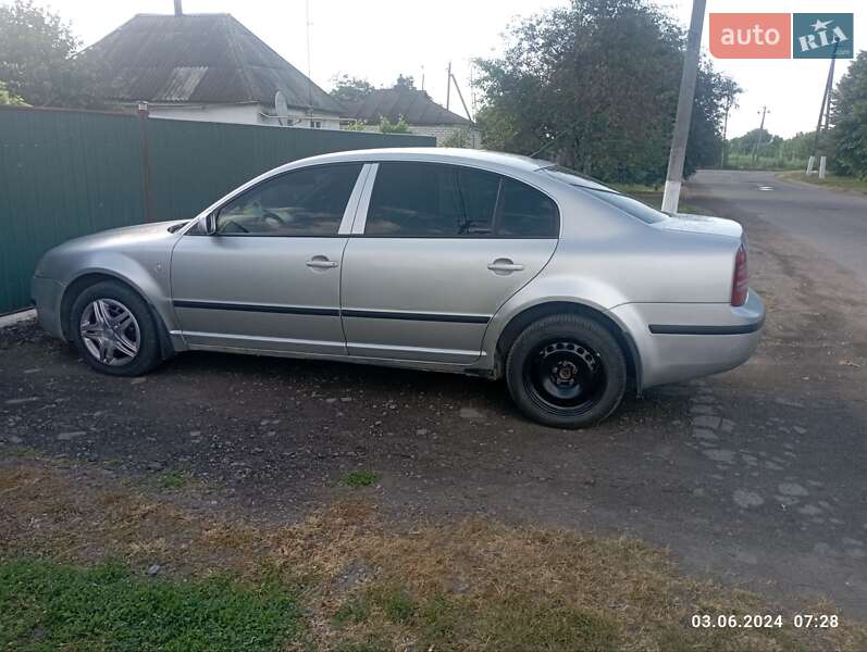 Лифтбек Skoda Superb 2003 в Глобине