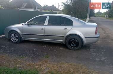 Лифтбек Skoda Superb 2003 в 