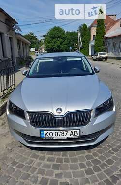 Універсал Skoda Superb 2019 в Ужгороді