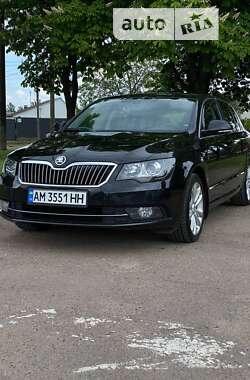 Лифтбек Skoda Superb 2013 в 