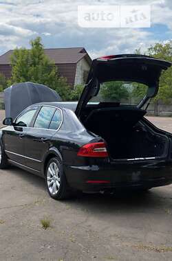 Лифтбек Skoda Superb 2013 в 
