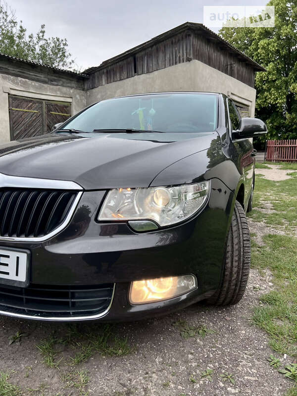 Лифтбек Skoda Superb 2011 в Тернополе