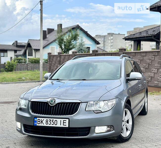 Універсал Skoda Superb 2011 в Рівному