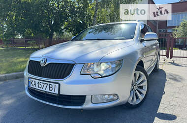 Універсал Skoda Superb 2012 в Звягелі