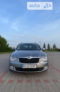 Универсал Skoda Superb 2012 в Хоросткове