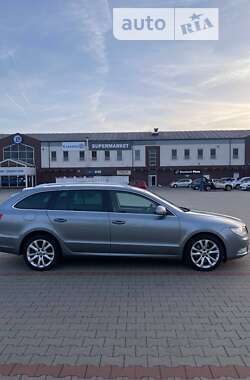 Универсал Skoda Superb 2012 в Хоросткове