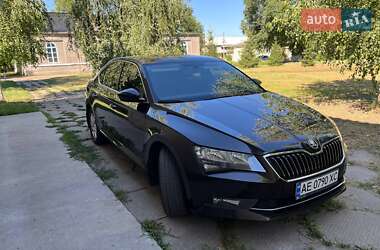 Лифтбек Skoda Superb 2015 в Магдалиновке