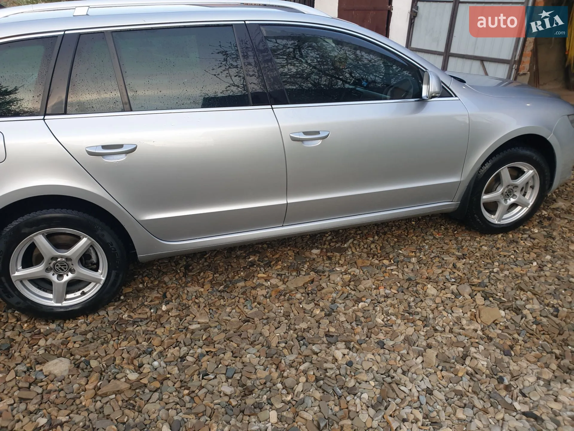 2010 Skoda Superb - мініатюра 2