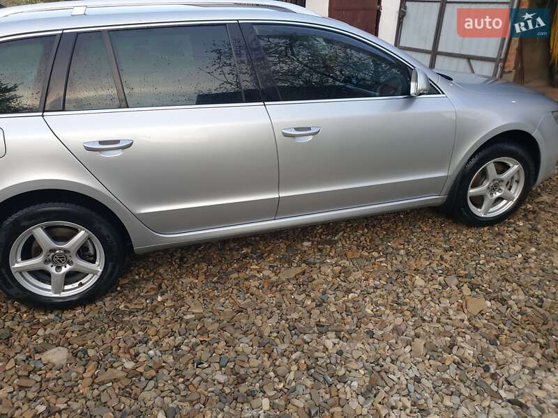 Універсал Skoda Superb 2010 в Старому Самборі