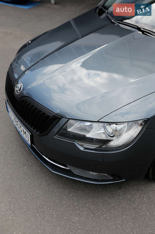 Универсал Skoda Superb 2015 в Киеве