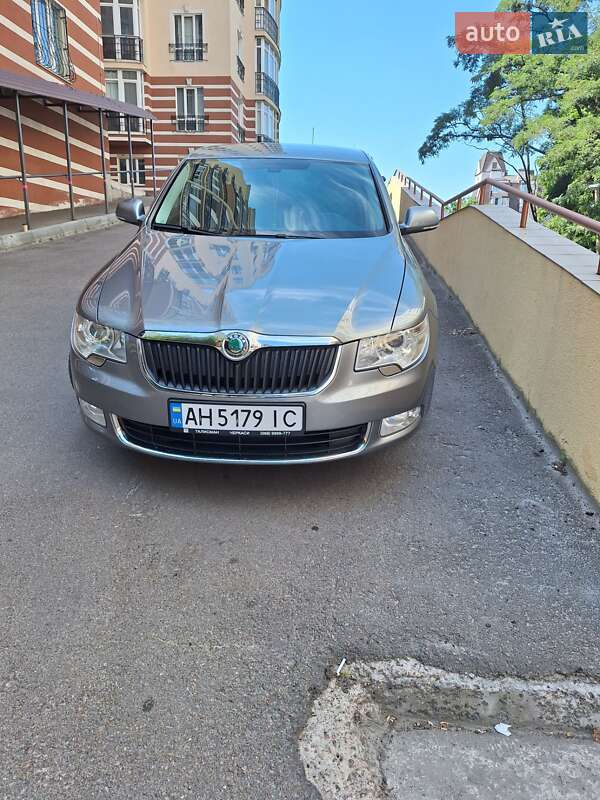 Лифтбек Skoda Superb 2012 в Киеве