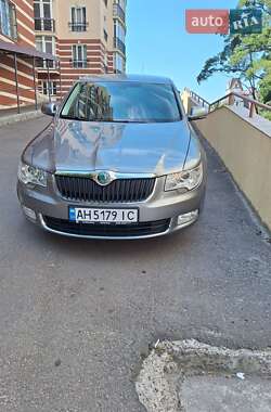Лифтбек Skoda Superb 2012 в 