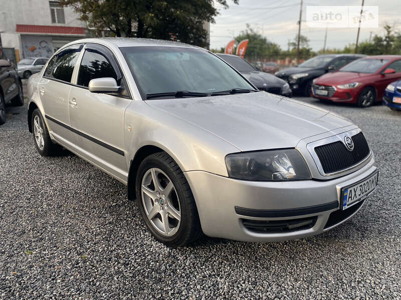 Ліфтбек Skoda Superb 2004 в Дніпрі