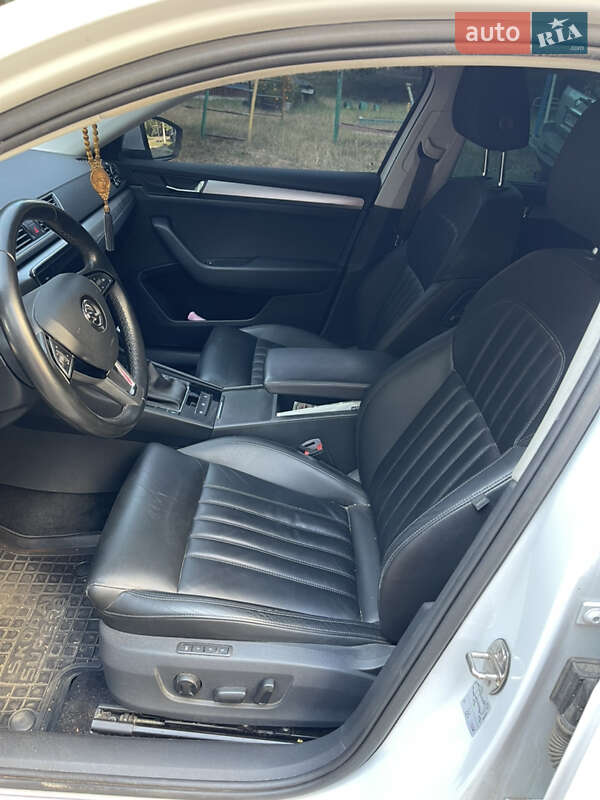 Універсал Skoda Superb 2018 в Сумах