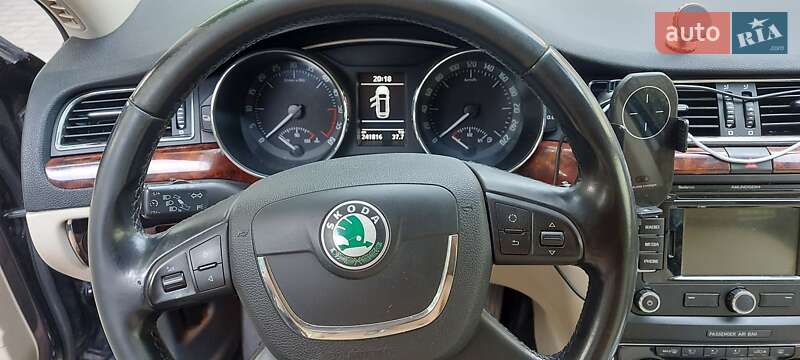 Универсал Skoda Superb 2011 в Жовкве