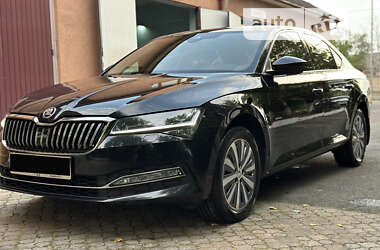Лифтбек Skoda Superb 2022 в 