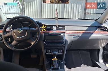 Ліфтбек Skoda Superb 2012 в 