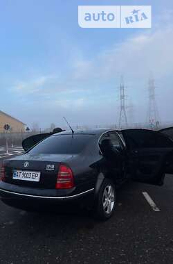 Лифтбек Skoda Superb 2006 в 