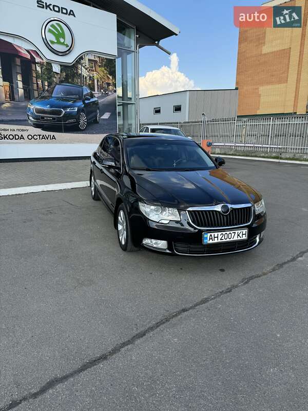 Лифтбек Skoda Superb 2012 в 