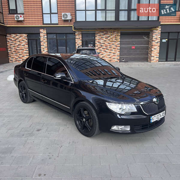 Лифтбек Skoda Superb 2011 в Калуше
